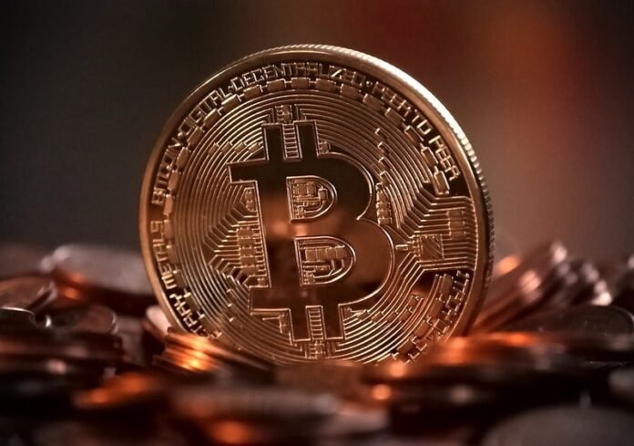 Курсът на биткойн надхвърли 71 000 долара за първи път Курсът на биткойн надхвърли 71 000 долара за първи път в историята