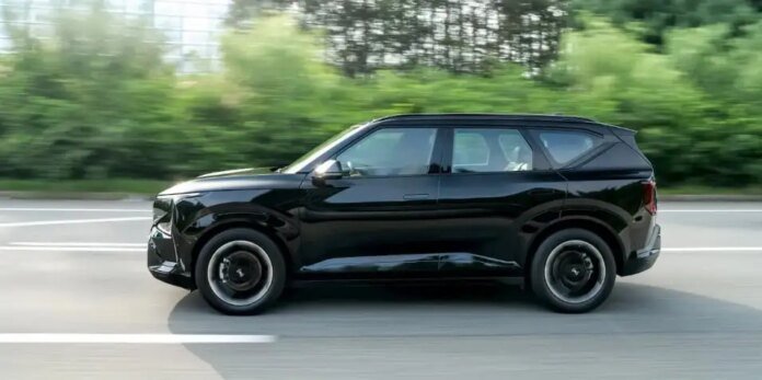 Спортният електрически кросоувър Kia EV5 GT засечен по пътищата преди Спортният електрически кросоувър Kia EV5 GT е забелязан по пътищата преди официалната премиера