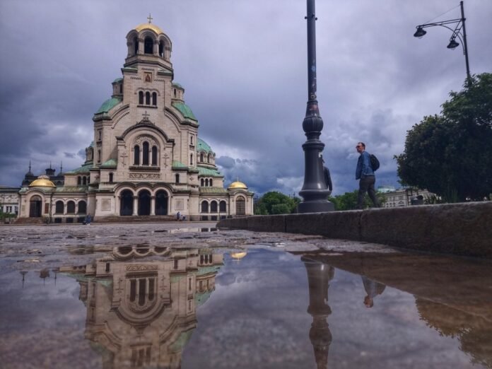 Промени в движението около храм-паметник 'Св. Александър Невски' за празничното