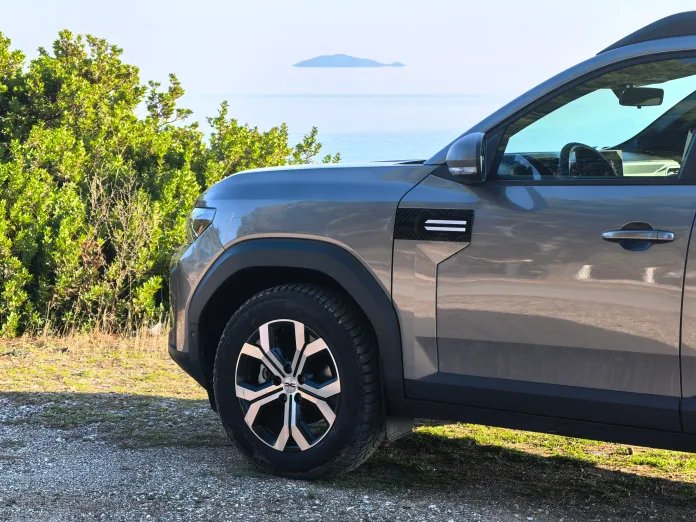 Dacia Bigster G140: 1400 км пробег и икономичен разход на гориво за голям семеен SUV | Новини от България и Света Dacia Bigster G140: 1400 км пробег и икономичен разход на гориво за голям семеен SUV