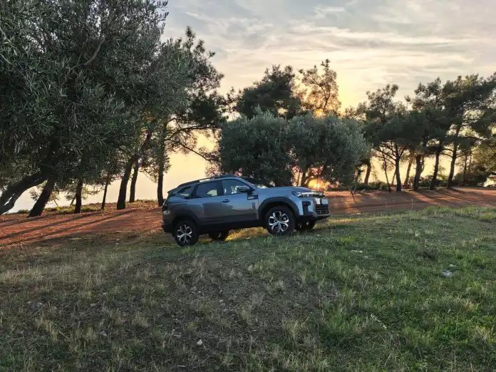 Dacia Bigster G140: 1400 км пробег и икономичен разход на гориво за голям семеен SUV | Новини от България и Света Dacia Bigster G140: 1400 км пробег и икономичен разход на гориво за голям семеен SUV