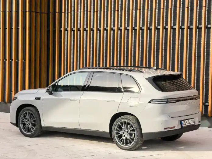 Край на „електричките са за богатите“? Leapmotor предлага пробег, оборудване и цена на хибрид в България | Новини от България и Света Край на „електричките са за богатите“? Leapmotor предлага пробег, оборудване и цена на хибрид в България