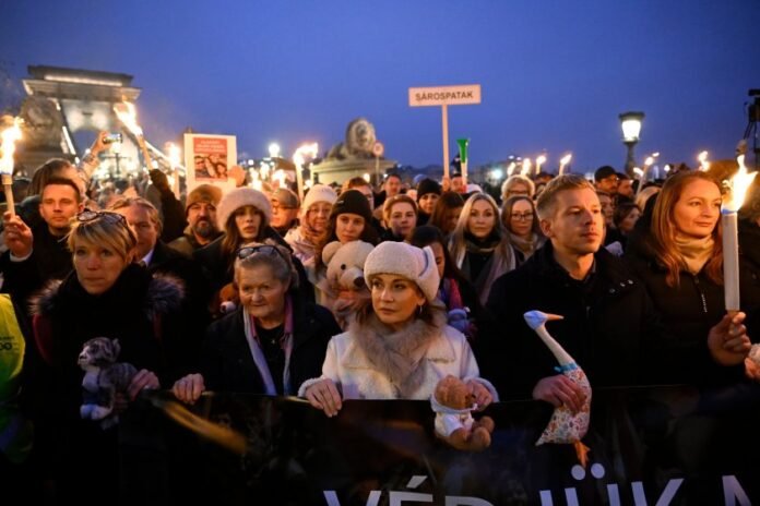 Масов антиправителствен протест в Унгария - Новини от страната и