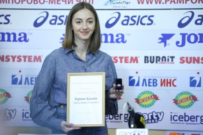 Боряна Калейн бе отличена с наградата ''Сребърен сокол'' за изключителни Боряна Калейн