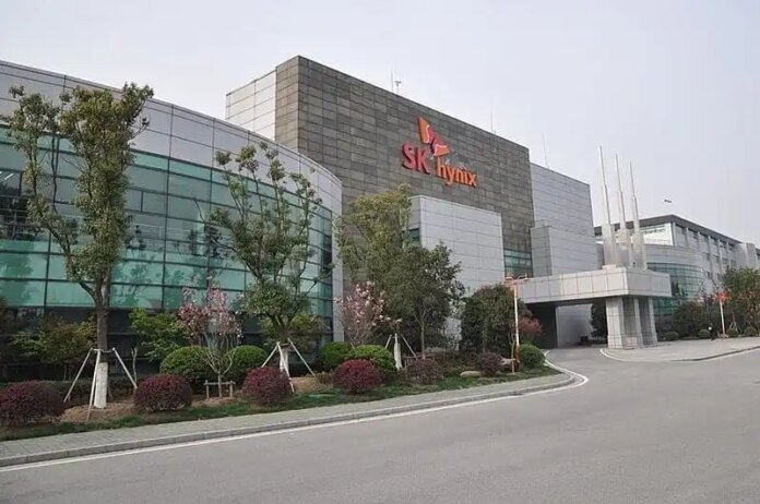 САЩ удължават разрешението на Samsung и SK hynix за доставка САЩ удължават разрешението на Samsung и SK hynix за доставка на оборудване за чипове в Китай с още една година