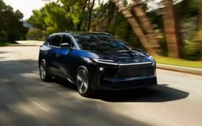 Тойота представи обновения bZ4X с подобрена автономност Toyota представи обновения bZ4X с увеличена автономност