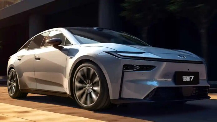 Toyota удвоява усилията си в развитието на хибридни и ДВГ Toyota удвоява усилията си в развитието на хибридни и ДВГ двигатели