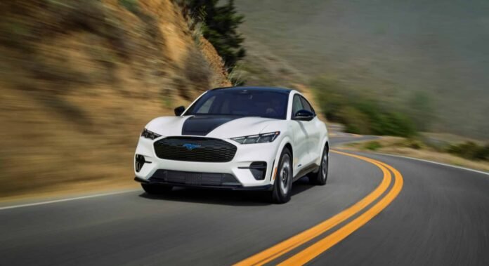 Ford ще таксува за багажника в Mustang Mach-E Ford ще таксува за багажника в Mustang Mach-E