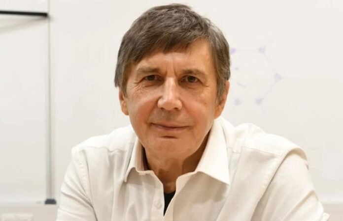 Андре Гейм, откривателят на графена, сменя Манчестър с Хонконг след Андре Гейм, откривателят на графена, сменя Манчестър с Хонконг след 20 години в британския университет