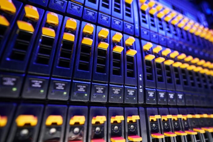 StorONE обещава деветкратно увеличение на рентабилността на SSD дисковете. StorONE обещава деветкратно увеличение на рентабилността на SSD дисковете.