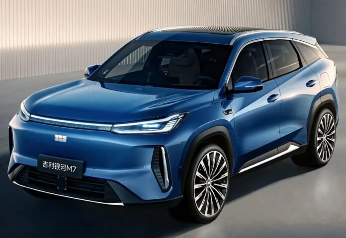 Geely представя Galaxy M7 и демонстрира хибрид, управляващ се като Geely представя Galaxy M7 и демонстрира хибрид, управляващ се като електрически автомобил